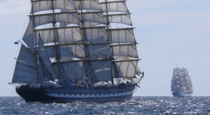 A keresztvitorlázatú hajók láttán tízből kilencen rávágják: fregatt. 